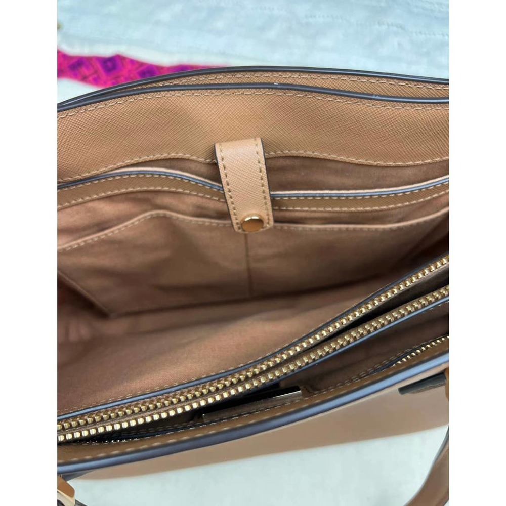 Tory Burch Robinson Saffiano Tan Leather Shoulder Tote Purse, Smoke, Pet Free. - Picture 11 of 11
